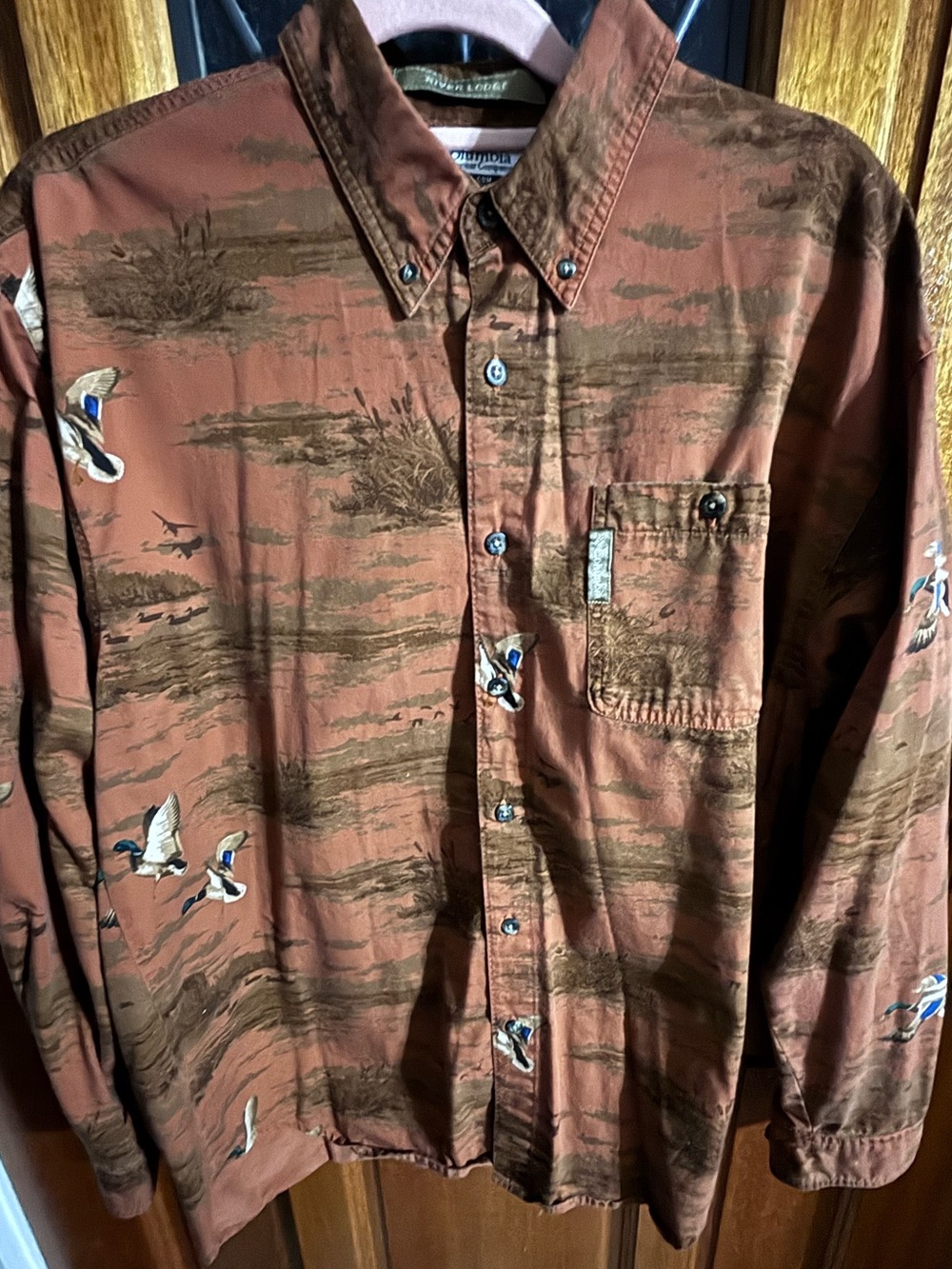 Columbia River Lodge Rust Brown Duck-Print Button-Down Shirt size Medium